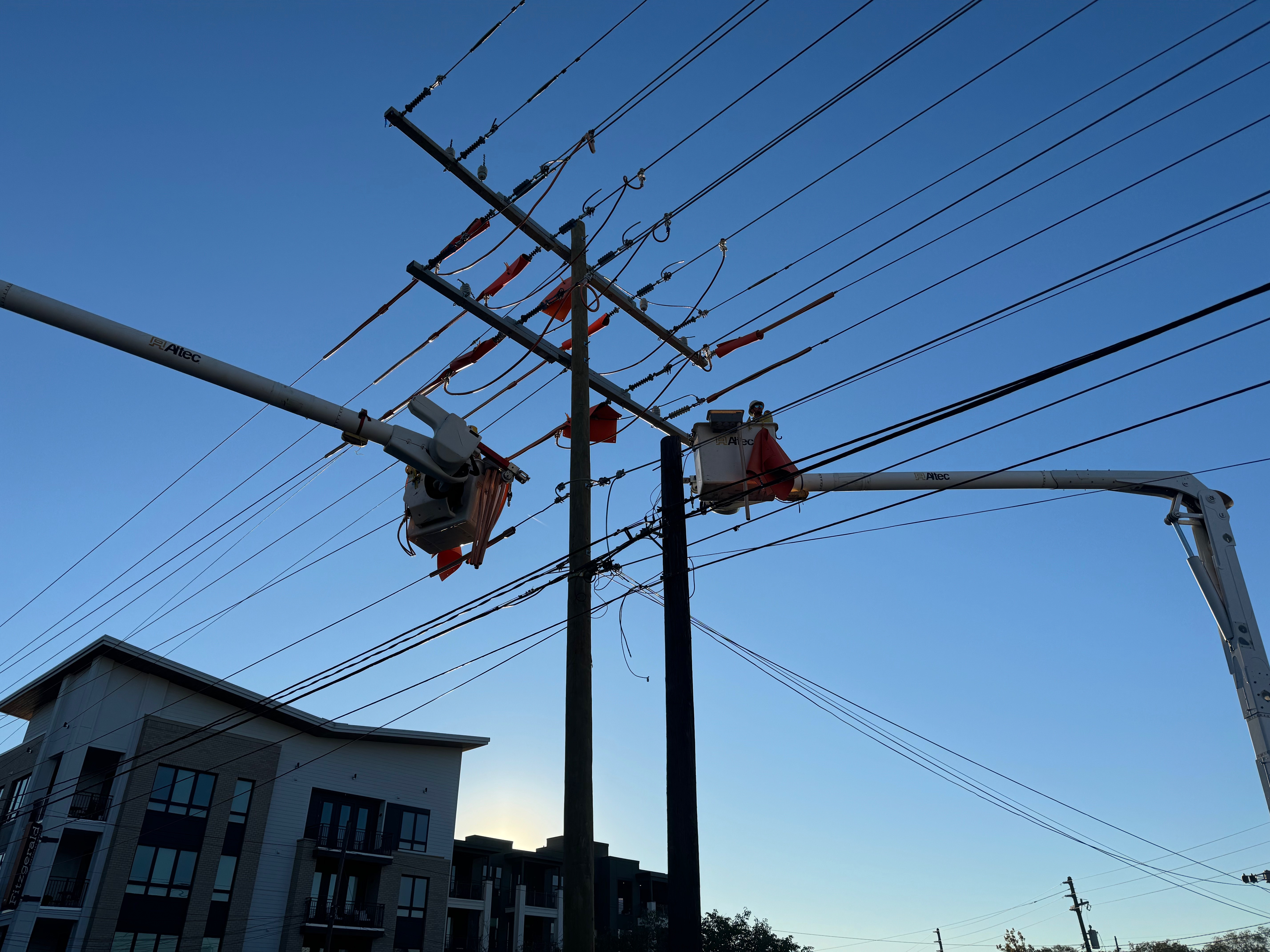 The Canadian Powerline Workforce: Where the Pressure Is Building — field photograph